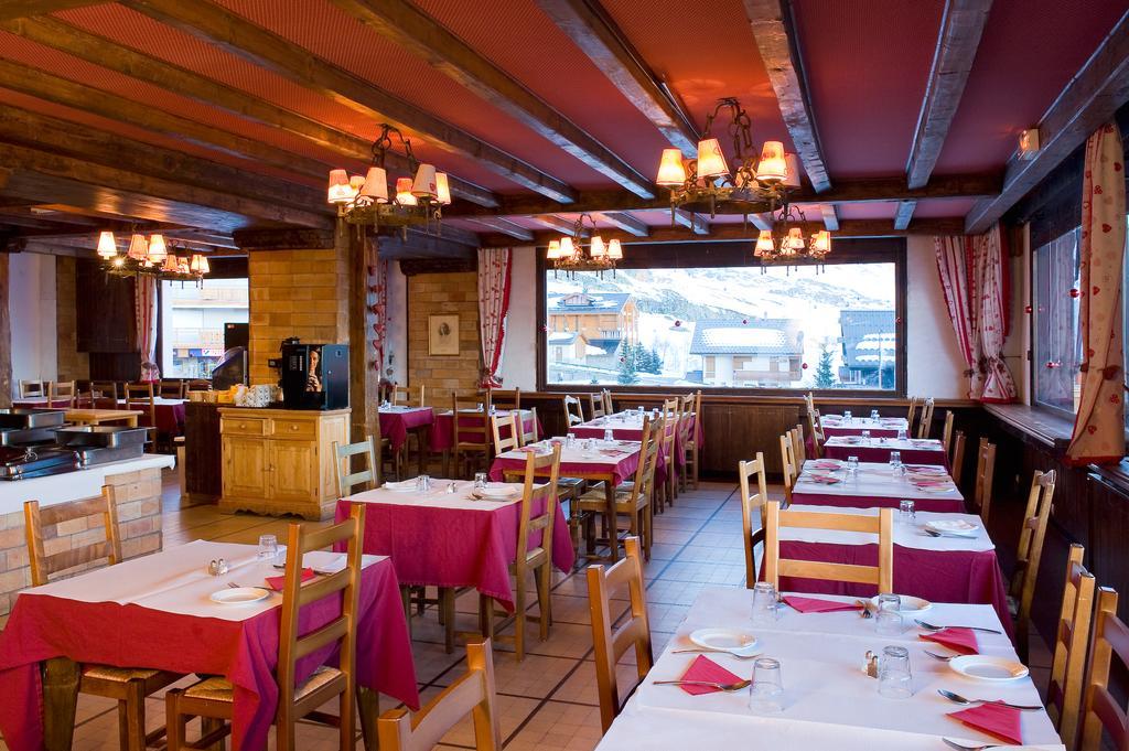 Madame Vacances Hotel Le Christina Alpe d'Huez Buitenkant foto