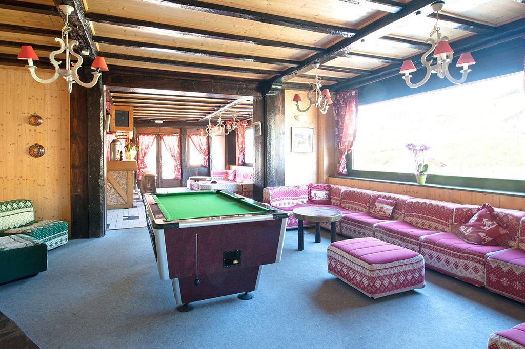 Madame Vacances Hotel Le Christina Alpe d'Huez Buitenkant foto