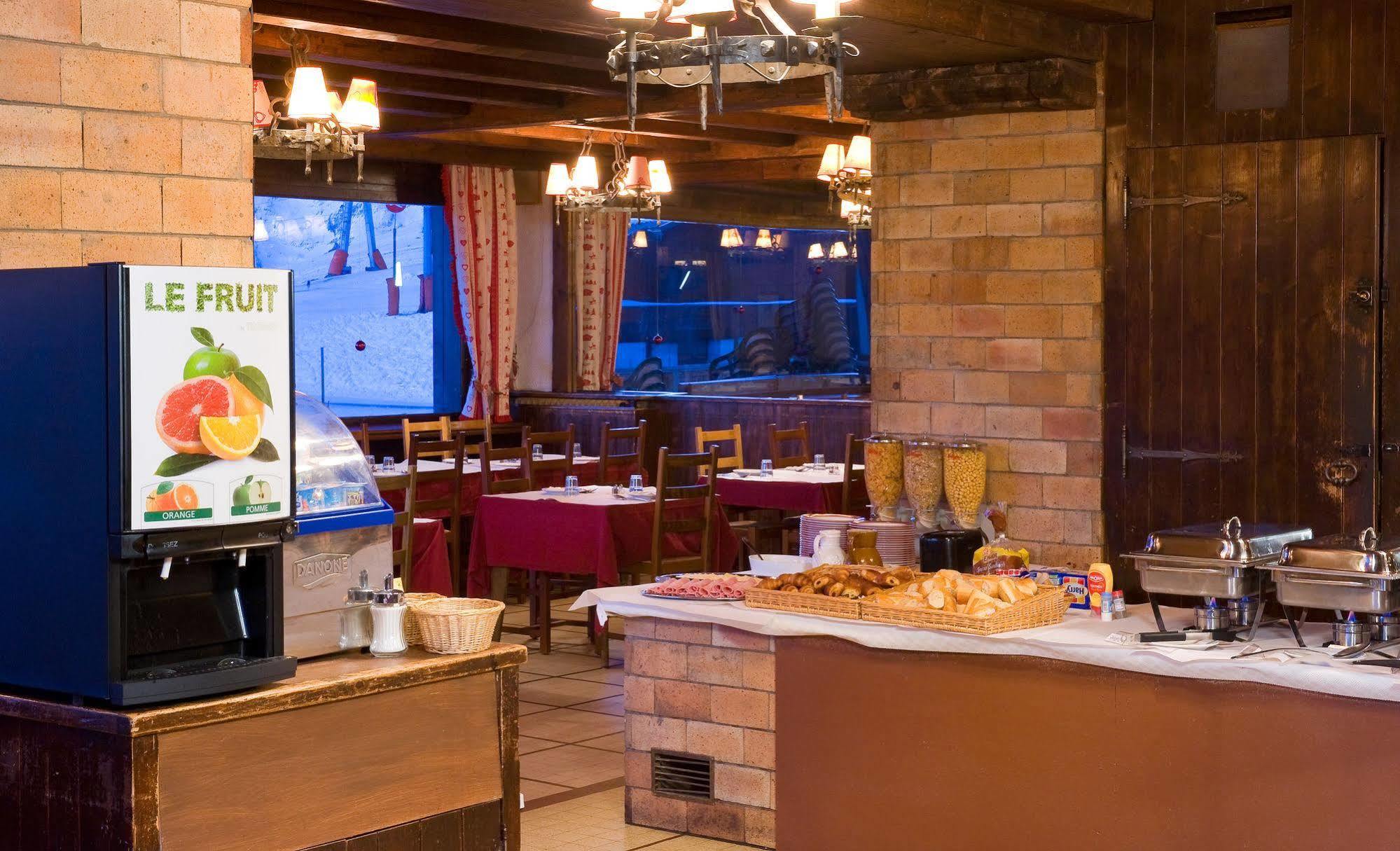 Madame Vacances Hotel Le Christina Alpe d'Huez Buitenkant foto