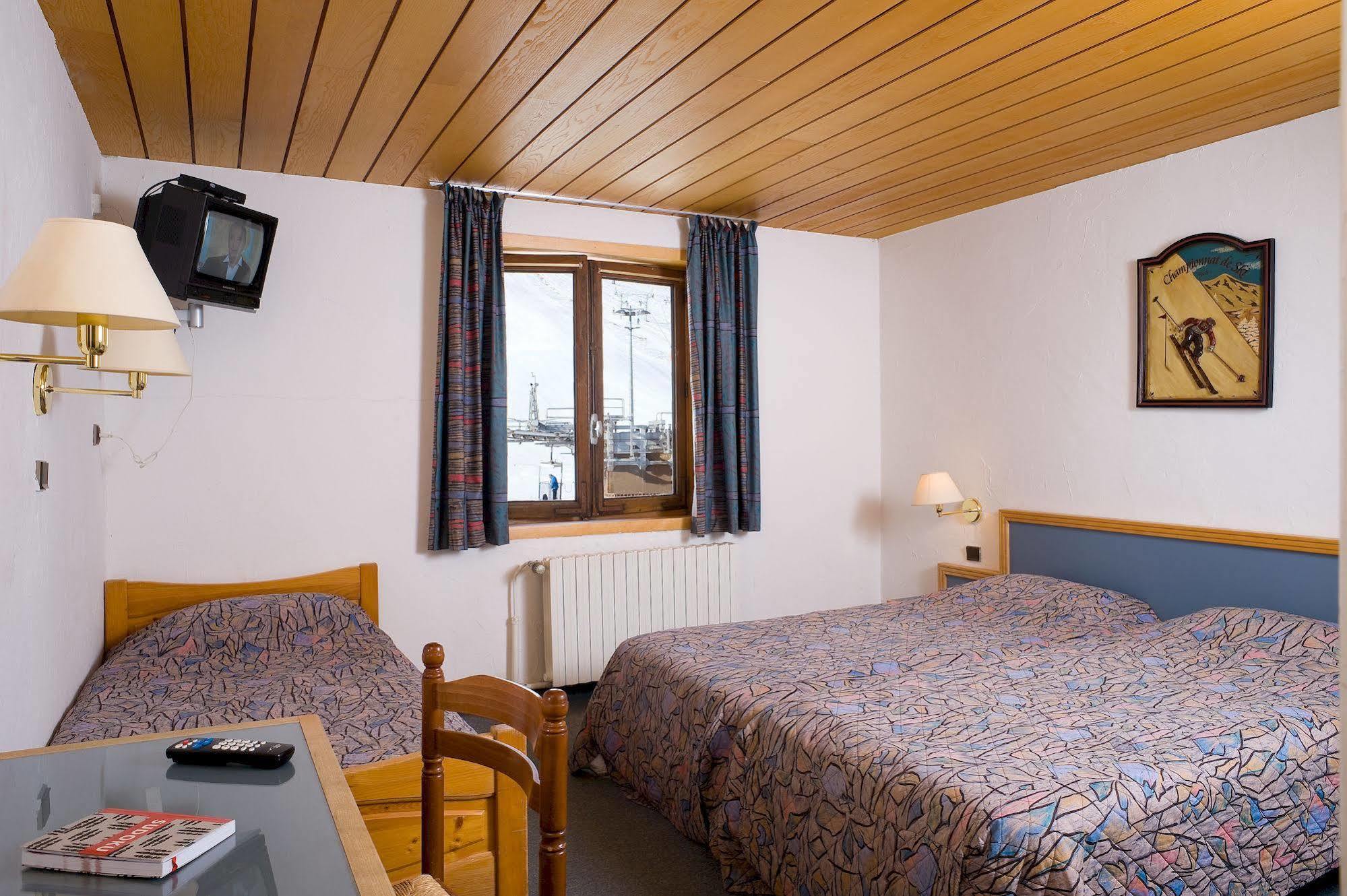 Madame Vacances Hotel Le Christina Alpe d'Huez Buitenkant foto