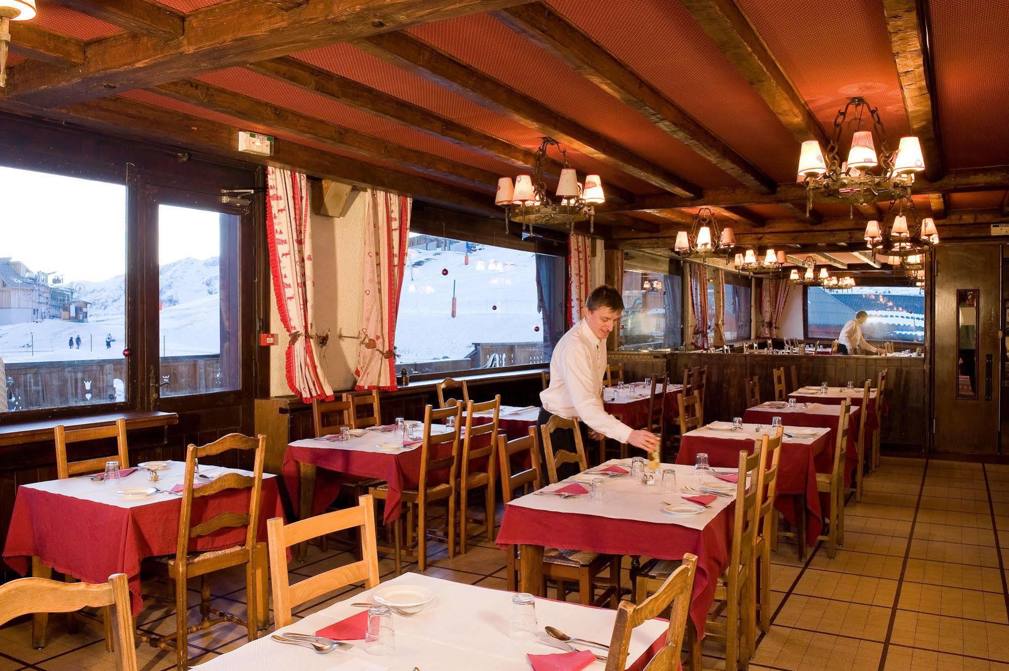 Madame Vacances Hotel Le Christina Alpe d'Huez Buitenkant foto