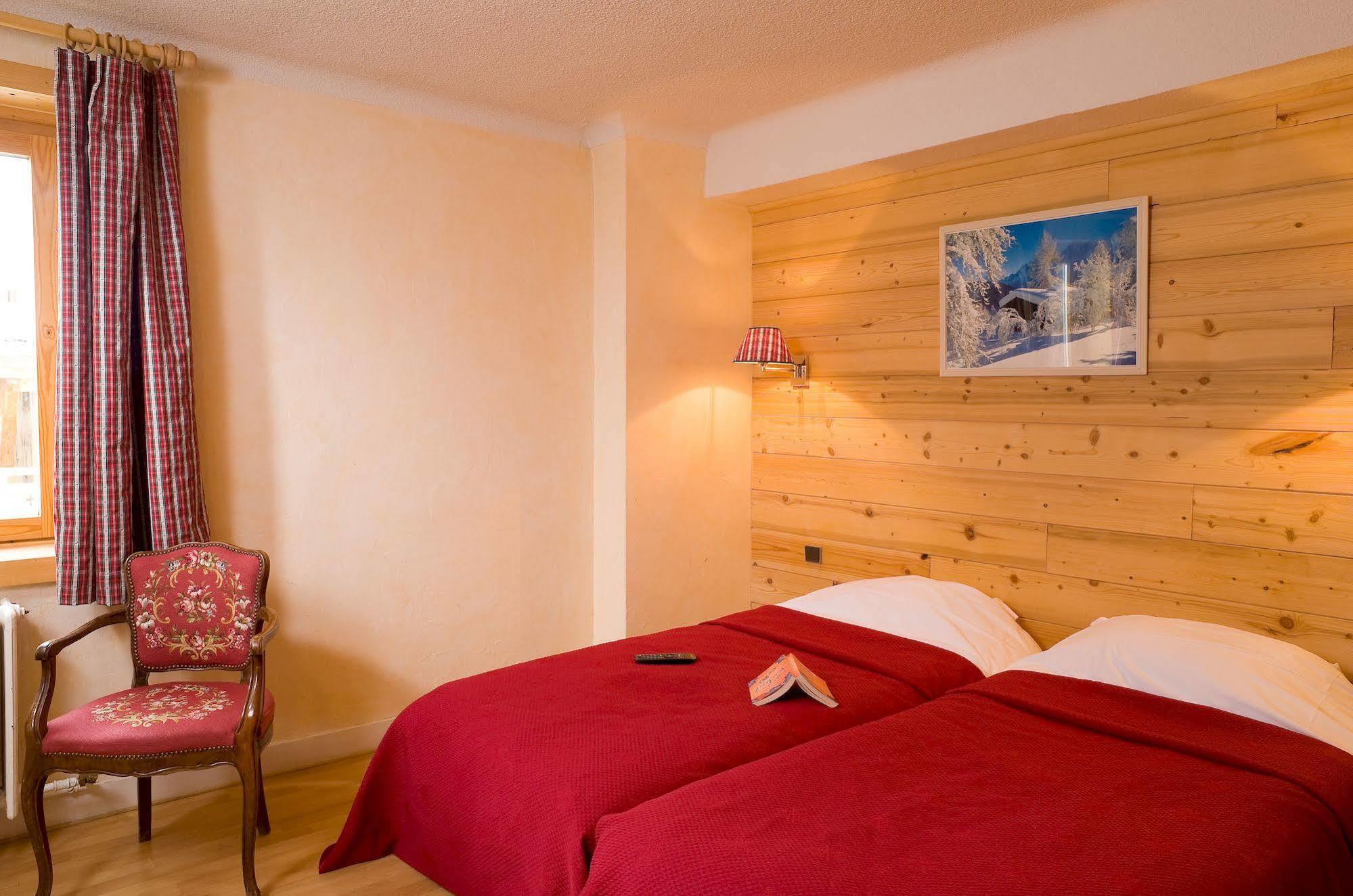 Madame Vacances Hotel Le Christina Alpe d'Huez Buitenkant foto