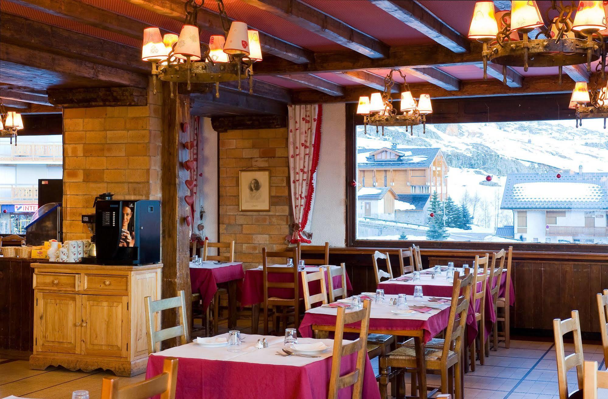 Madame Vacances Hotel Le Christina Alpe d'Huez Buitenkant foto